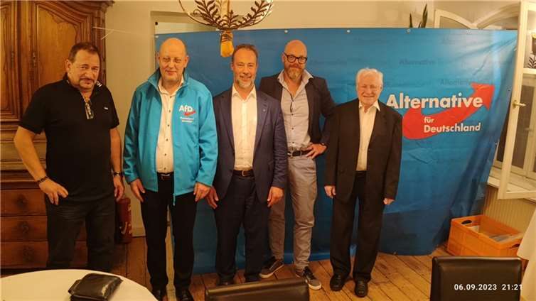 (von links nach rechts): Ingo Nawa, Dirk Tepper, Dr. Jan Bollinger, Martin Kallweitt, Helmut Nitschke.  Foto: privat