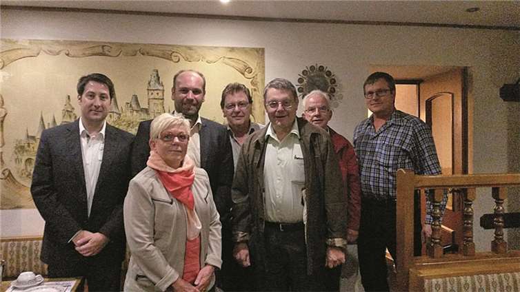 (von links nach rechts): Jürgen Hoffmann, Christina Krämer, Marco Weber, Dr. Hans-Georg Schuh, Wilfried Fremmer, Peter Krämer, Hans-Werner Hillesheim.Privat