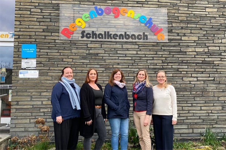 von links nach rechts: Madeleine Werner (Beisitzerin), Ramona Krause (Kassiererin), Katharina Wagner (1. Vorsitzende), Linda Galonske (Schriftführerin), Ina Eckstet-Oelze (2. Vorsitzende)