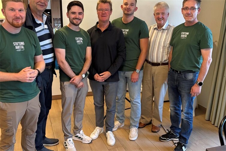 von links nach rechts: Sven Gottschalck, Ulrich Stieber, Nick Falkner, Richard Lindner, Julius Knieps, Werner Kasel und Mario Falkner