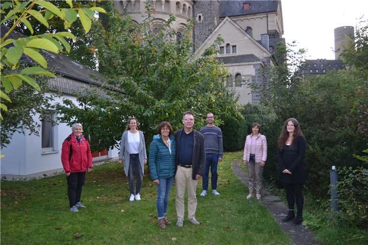 (v.r.) Carina Klee, Natalie Pauls und David Morgenstern vom Dekanat Mayen-Mendig Felix und Simone Tölle sowie Hannah Lutgen und Nina Ivanschin.  Foto: privat
