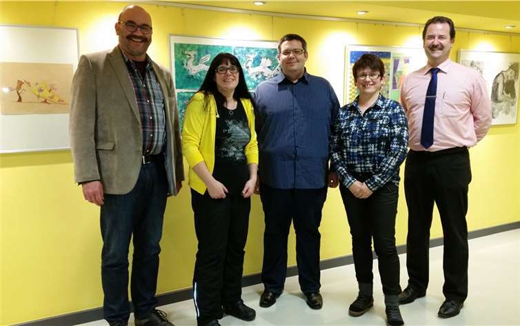 (v.r.) Christian Waters (Schulleiter), Beate Göhler (zweiter Vorsitzende), Arne Ganzhorn (neuer erster Vorsitzender), Carmen Lessinger (Kassenführerin), Michael Bolwin (scheidender erster Vorsitzender). Privat