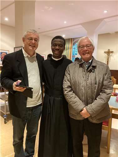 (v.r.) Heinz Lempertz mit Athanasius Chidimary und Pater Helmut Scharler,  Foto: Aleyamma Thannickal / Hochschule der Pallottiner Vallendar