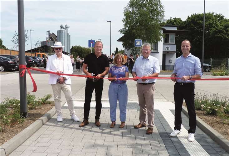 (v.r.) Staatsminister Clemens Hoch, MdL, Stadtbürgermeister Hans Peter Ammel, Ministerin für Klimaschutz, Umwelt, Energie und Mobilität, Katrin Eder, VG-Bürgermeister Jörg Lempertz und Andreas Roll von Stadt, Land und Bahn.  Fotos: FRE
