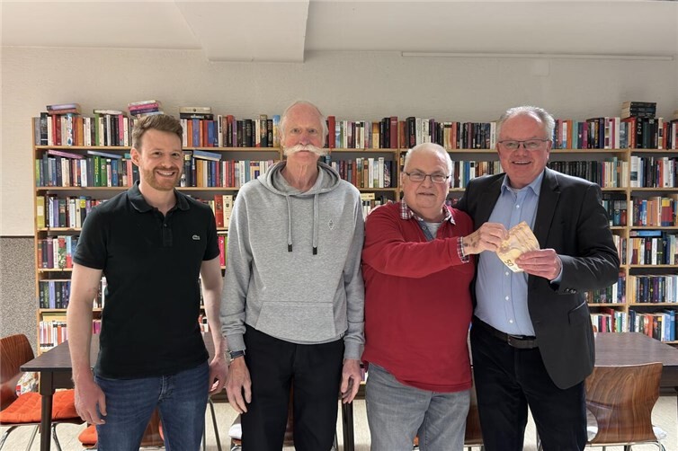 vr nach li: Michael Becker, 1. Vors. Förderverein KITA, Werner Freisberg, Lesetreff, Jürgen Scheid, Lesetreff, Kevin Preuß, Schatzmeister Förderverein KITA