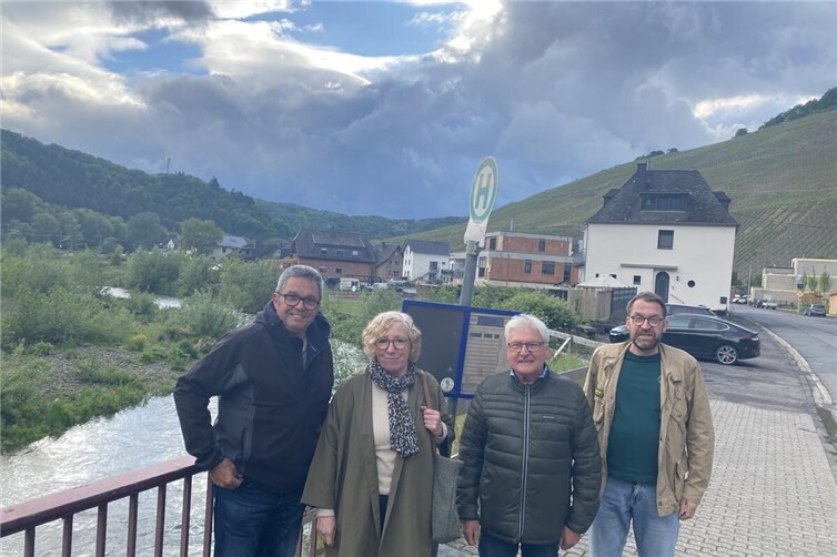 v.re.: Rolf Schmitt, Jutta Pürling Fraktionsvorsitzende, Johannes Fuhrmann u. Markus Noack