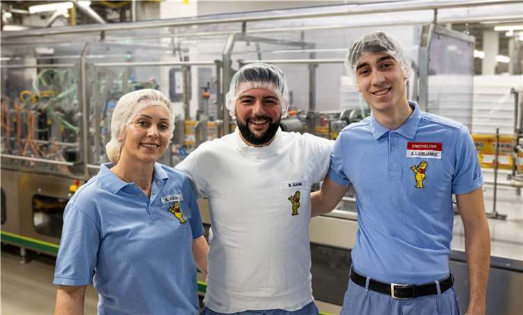 (v.r.n.l.): Andi Ljubijankic, Bahadir Sahin und Shqipe Agushi. Shqipe Agushiund ihre Arbeit bei HARIBO wird im nächsten Beitrag vorgestellt. Fotos: HARIBO