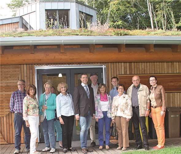 (v.r.n.l.) Heike Krämer-Resch, (4.v.r.) Tobias Beckers und (7.v.r.) Sascha Hurtenbach. privat