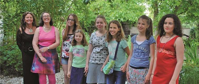 (v.r.n.l.) Julia Zimmermann, Charlene Köster, Mia Fischer, Klara Nußbaum, Emma Lüders und Leni Salveter.privat