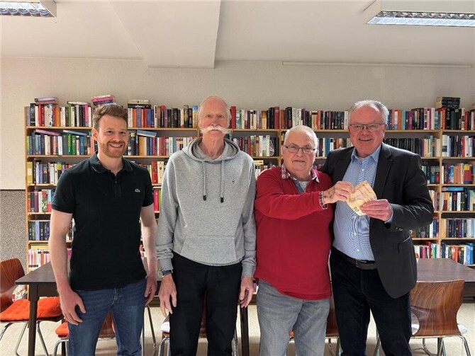 v.r.n.l.: Michael Becker, 1. Vorsitzender Förderverein Kita, Werner Freisberg, Lesetreff, Jürgen Scheid, Lesetreff, Kevin Reuß, Schatzmeister Förderverein Kita.  Foto: privat
