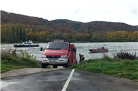 02.11.: Feuerwehreinsatz bei Leutesdorf: Boot im Rhein gekentert