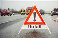 04.09.: Unfall auf A48 bei Koblenz: Kleintransporter überschlägt sich nach Kollision