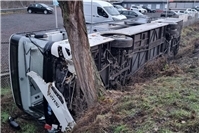 09.01.: Bus stürzt in Graben