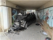 09.07.: Auto kracht in Fußgängerunterführung