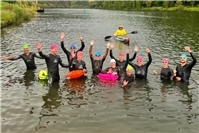 Elf Schwimmer beim Moselschwimmen des RSC Untermosel von Pommern nach Klotten