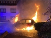 15.04.: Brand in Bad Breisig: Elektroauto in Flammen