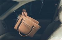 15.08.: Auto unverschlossen abgestellt - Handtasche geklaut