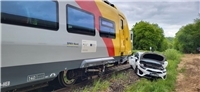16.05.: Westerwald: Auto kollidiert an Bahnübergang mit Zug