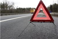 17.05.: Drei schwer Verletzte nach Kollision zwischen Radfahrer und Motorrad