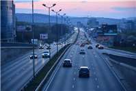 19.07.: Gefährliches Überholmanöver auf der B42 