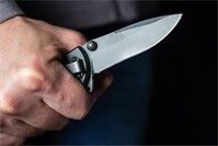 19.08.: Messerattacke in Kalk: 18-Jähriger bei Raubüberfall verletzt