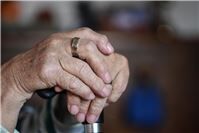 21.07.: Seniorin von Einbrechern überfallen und ausgeraubt