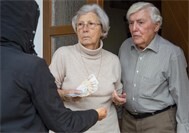 21.09.: Aufmerksame Bankmitarbeiter verhindern Betrug an Senioren in Sankt Augustin