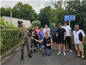 24h-Rennen-Camper spenden an Adenauer Schule