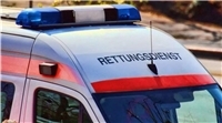 26.12.: Glatteis-Crash mit Krankenwagen: Autofahrer ohne Winterreifen wird schwer verletzt 