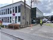 30.03.: Ferienzeit rettet Schüler vor Brandkatastrophe: Adenauer Gymansium im Brand