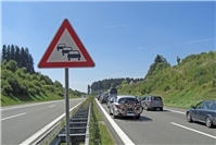 3.12.: A61: Defekter PKW auf dem rechten Fahrstreifen