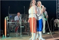 ABBA Tribute Show in Cochem begeistert Fans mit Kult-Hits und perfekter Live-Performance