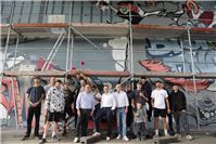 „Across Generations“: Neues Street-Art-Werk an der Kurt-Schumacher-Brücke