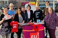 Aufmersamkeit für Equal Day in der Koblenzer Innenstadt