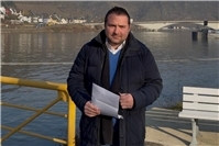 Benedikt Oster, MdL, bringt klimafreundliche Stromversorgung der Schiffe auf der Mosel voran