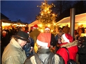 Benefiz-Weihnachtsmarkt lockte nach Leienkaul