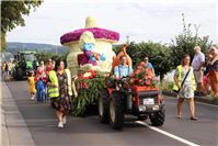 Blumenkorso Erpel benötigt 60 Wagenengel