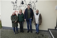 Bundestagabgeordneter Julian Joswig besucht das Tierheim Andernach