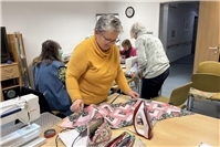 Bunte Stoffträume im Seniorenzentrum St. Peter: Patchworkgruppe trifft sich zum kreativen Austausch