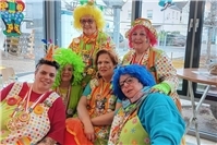 Buntes Treiben an Schwerdonnerstag: Möhnen außer Rand und Band