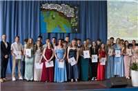 Die Abschlussklassen der Realschule plus Cochem hinterlassen Spuren an ihrer Schule