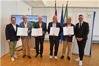 Ehrenamtler mit Ehrennadel des Landes Rheinland-Pfalz geehrt