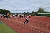 Erfolgreiche Bundesjugendspiele an der IRSP Konrad Adenauer mit Fokus auf Teamgeist und Sport