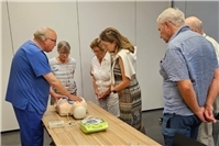 Erste Hilfe und Wiederbelebung: Schulung des Lions Club3000 Schritte- Orga-Teams in Neuwied