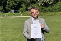 Erste Maßnahme: Kunstrasen für den Tennenplatz in Irlich