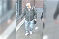 Fahndung: Dieb mit gestohlener EC-Karte gefilmt