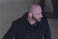 Fahndung nach brutalem Angriff vor einer Tankstelle