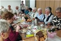 Frühlingsfrühstück der kfd Bad Hönningen mit süßen Glücksbringern und Gemeinschaft