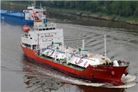 Gefährlicher Crash auf dem Rhein: Zwei Tanker zusammengestoßen