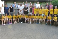Grundschulabschlussfeier in Sankt Katharinen mit Musical und T-Shirt-Geschenk
